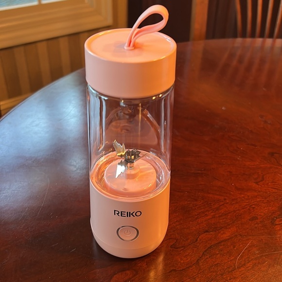 Reiki MINI Bottle Juicer in Rose - Picture 1 of 6